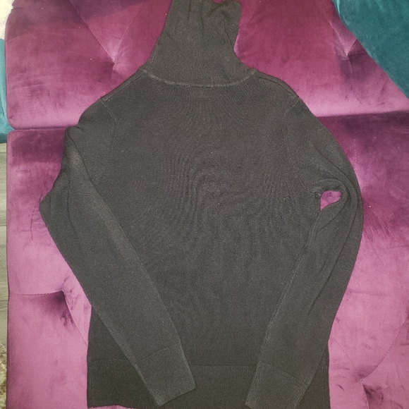 Turtle Neck Sweater - Picture 3 of 8